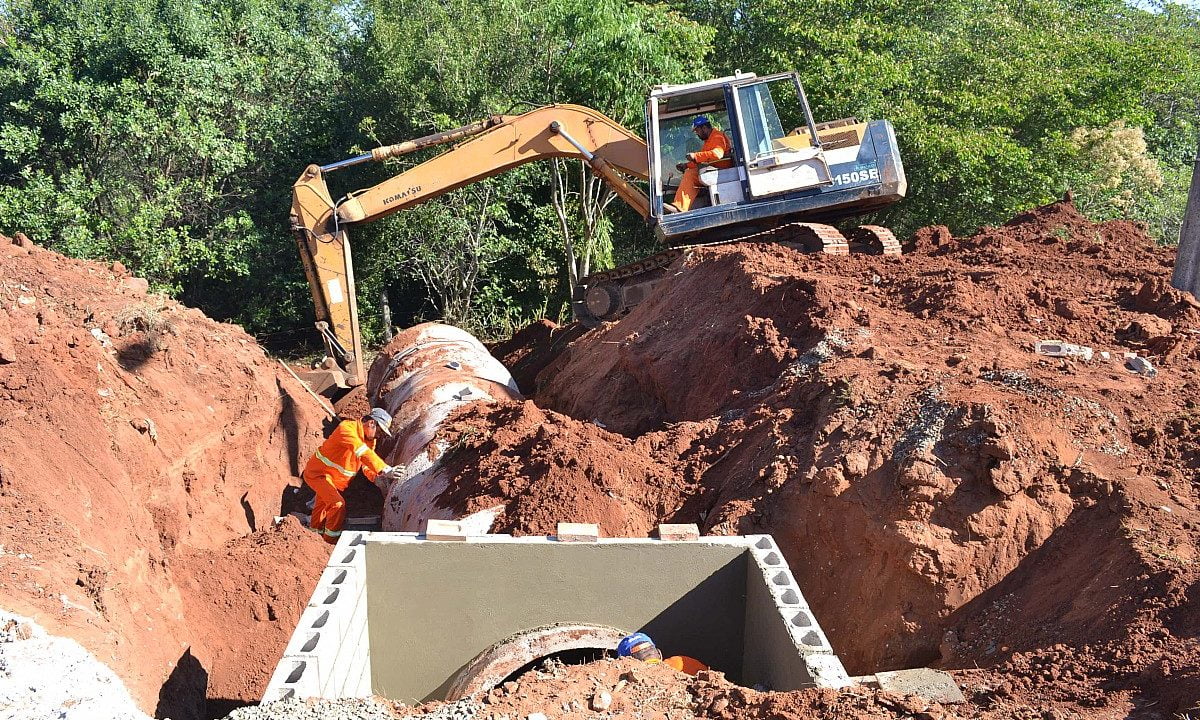 Prefeitura inicia obras para asfaltamento do Jardim Califórnia
