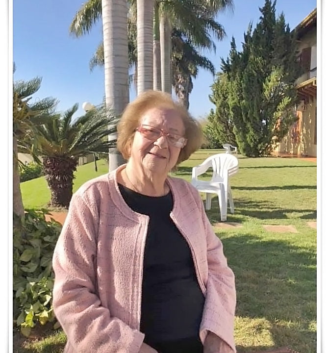Pelas Memórias da professora Maria Tereza Carvalho Lutti, ou simplesmente, Dona Biba