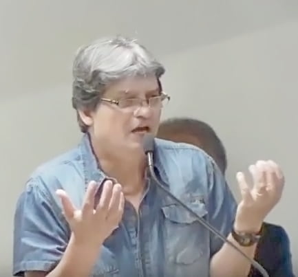 Professor usa Tribuna Livre para cobrar soluções ao Teatro Municipal