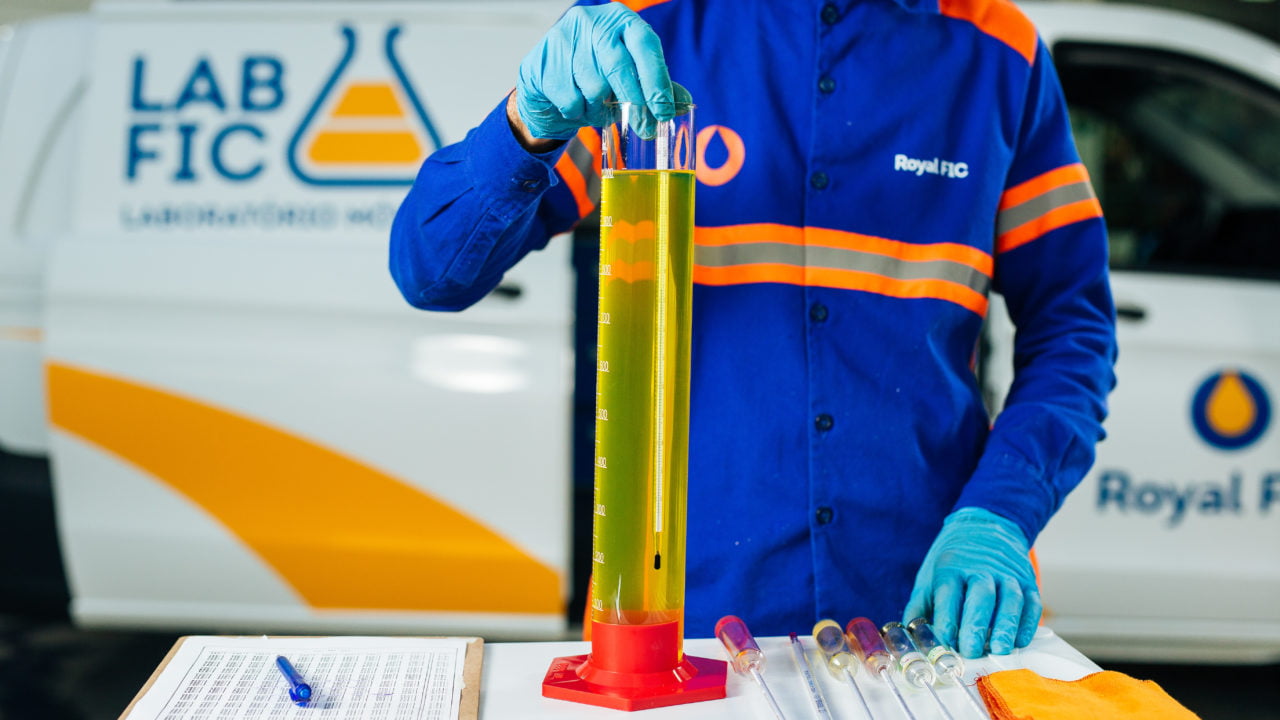 Laboratório móvel da Royal FIC percorrerá postos de combustíveis de Avaré