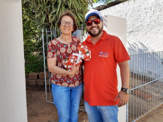 Alice Silvestre, ganhadora do celular