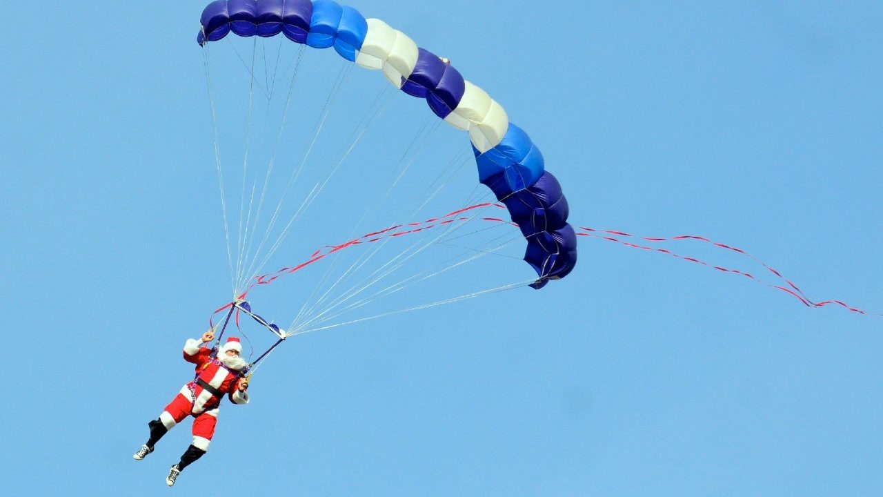 Papai Noel vai chegar de paraquedas no Natal das Crianças de Avaré