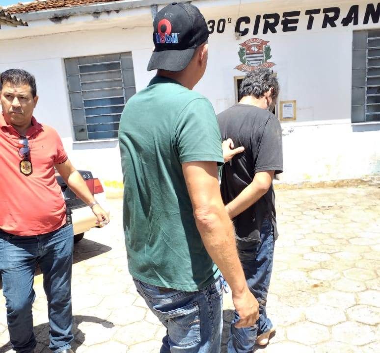 Homem acusado de matar ex-namorada com golpes de faca é preso pela Polícia Civil