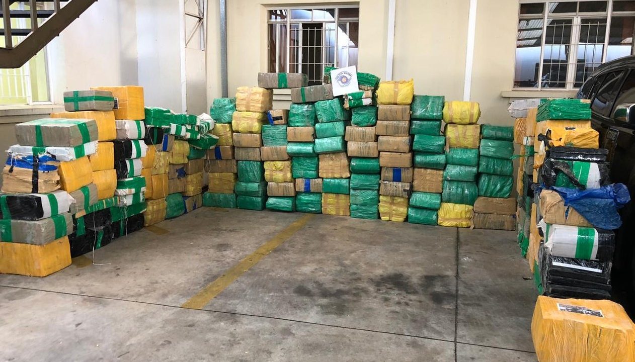 Polícia Rodoviária apreende mais de três toneladas de maconha na Rodovia Castello Branco em Avaré