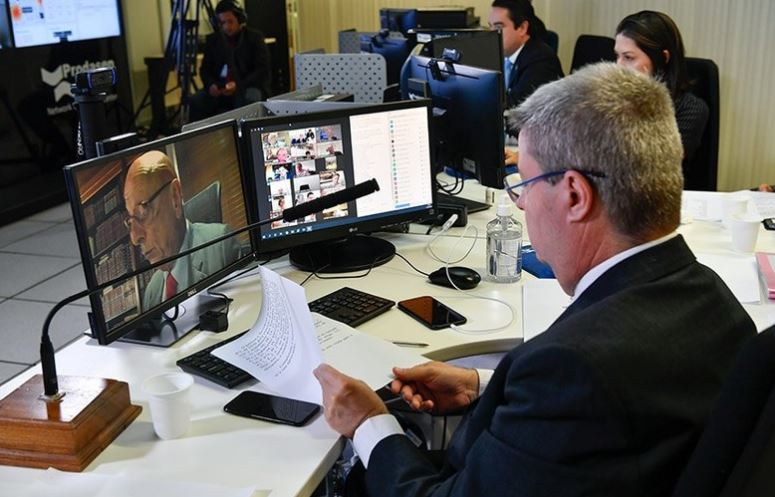 Senado aprova texto que expande lista de beneficiados com auxílio de R$ 600 durante pandemia do coronavírus