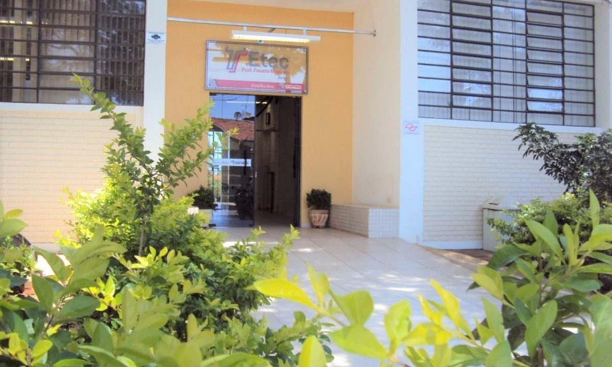 ETEC oferece 70 vagas para curso técnico em Administração e Informática