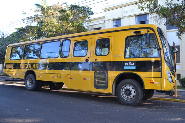 https://www.jornalacomarca.com.br/wp-content/uploads/2020/08/Educação-novo-ônibus-escolar-1.jpg