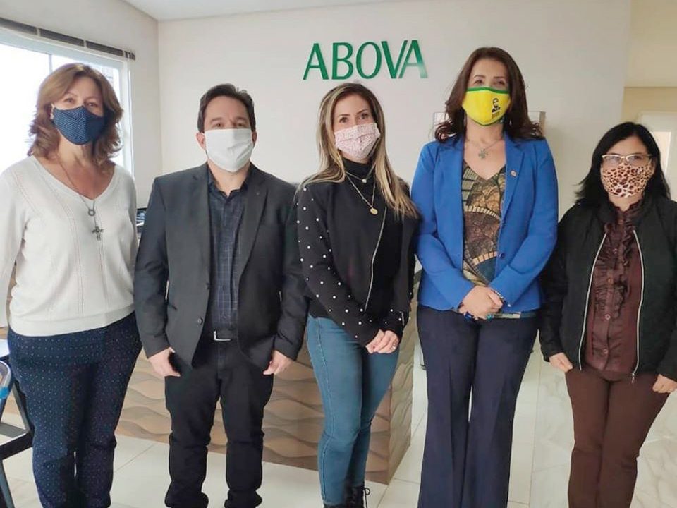 Deputada estadual Valéria Bolsonaro visitou Avaré e passou pela Abova e Santa Casa