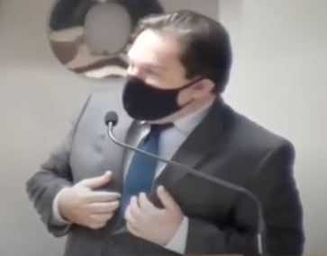 Prefeito retira projeto da Câmara e deixa vereadores da oposição indignados