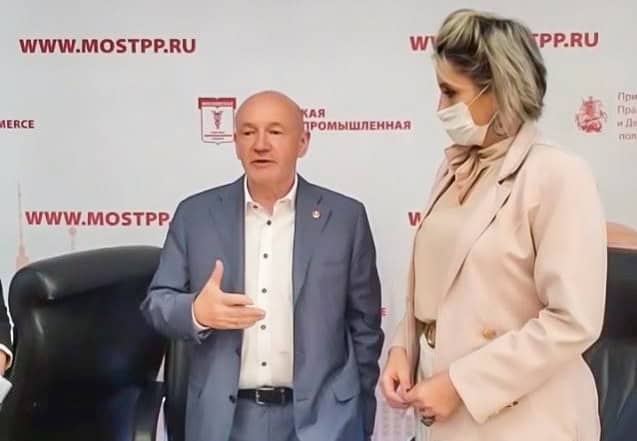 Embaixador destaca participação da vereadora Carla Flores em evento realizado na Rússia