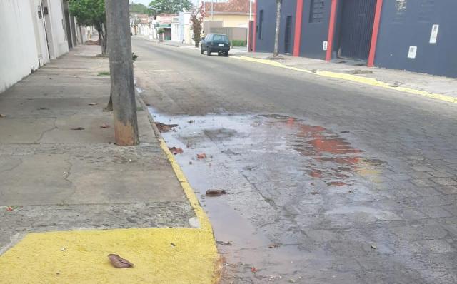 Vazamento de esgoto pode ser comunicado à Secretaria de Meio Ambiente