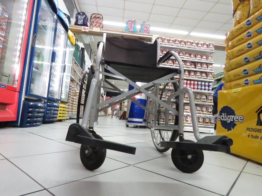 https://www.jornalacomarca.com.br/wp-content/uploads/2021/09/cadeiras-de-rodas-em-supermercados.jpg