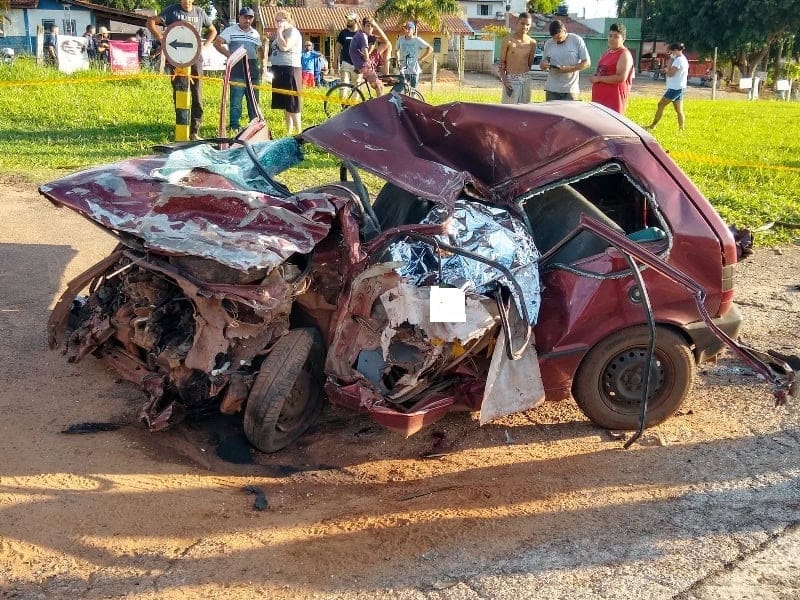 Colisão frontal provoca morte de uma pessoa na Rodovia João Mellão