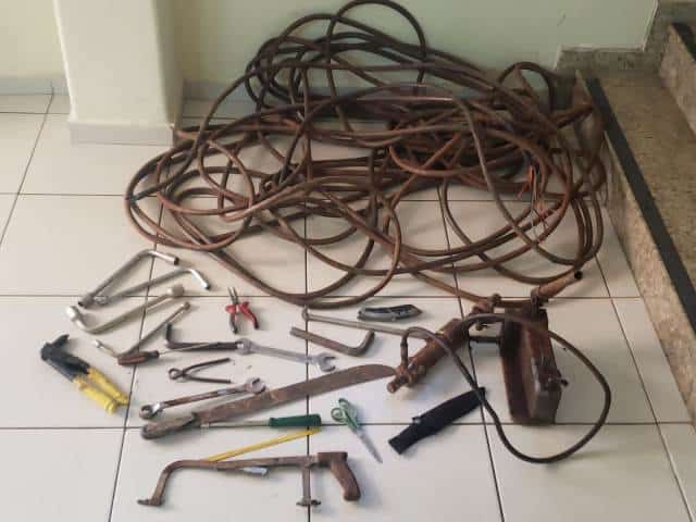 Homem é preso pela PM após furtar cabos de irrigação de uma fazenda em Avaré