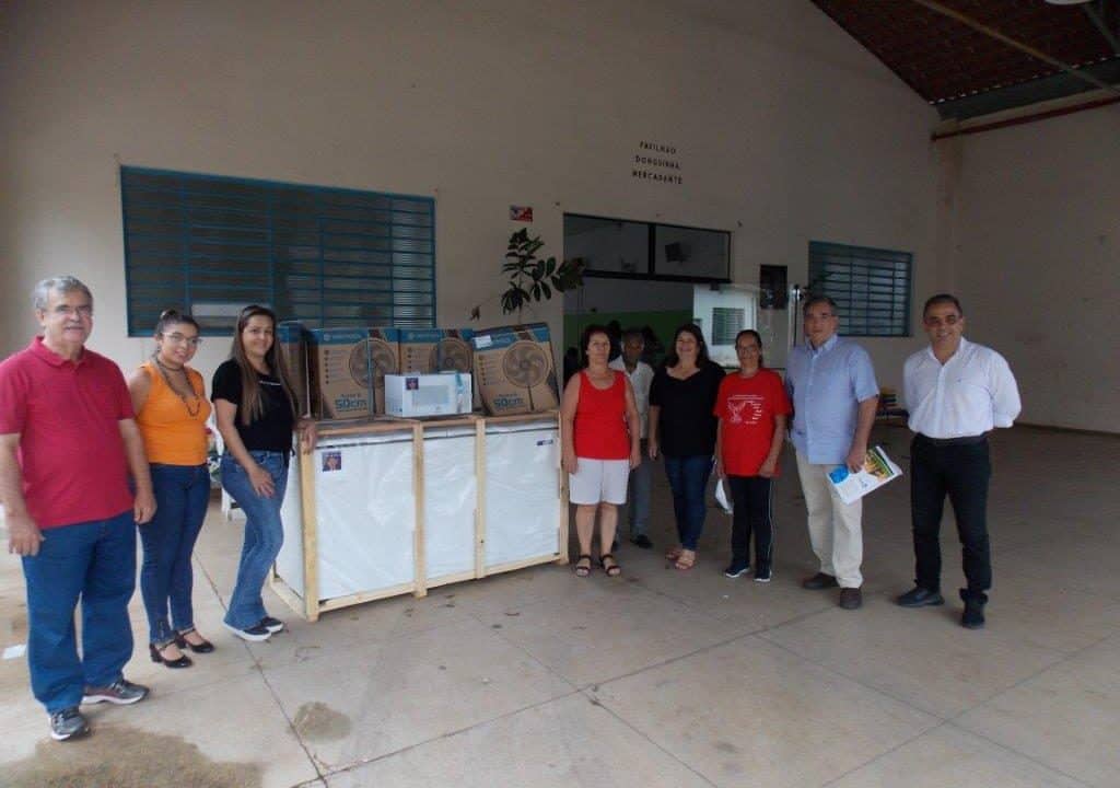 Rotary Clube de Avaré faz doações de eletrodomésticos para a APAE