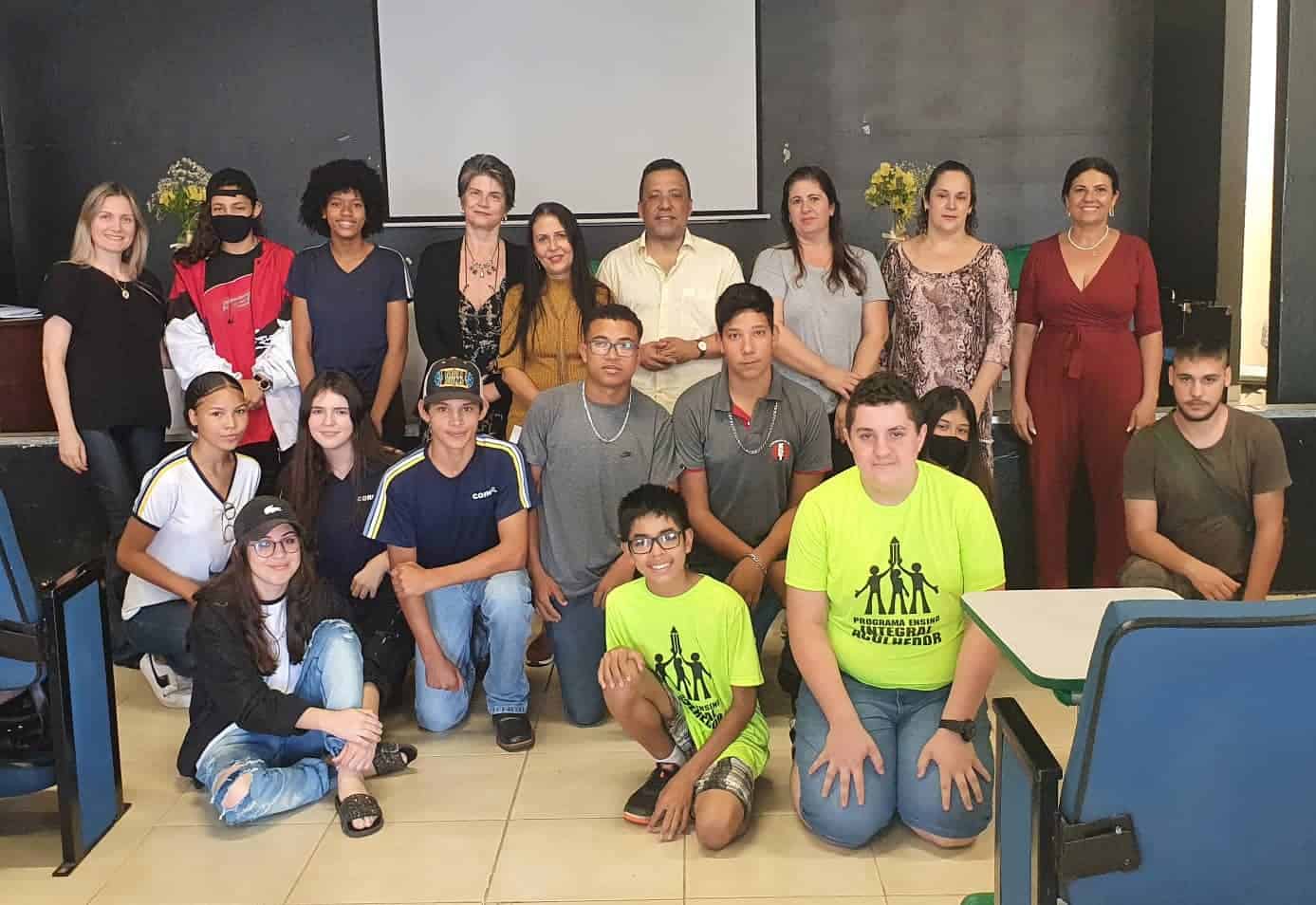 Toma posse a diretoria do Grêmio Estudantil da Escola Cel. João Cruz ...