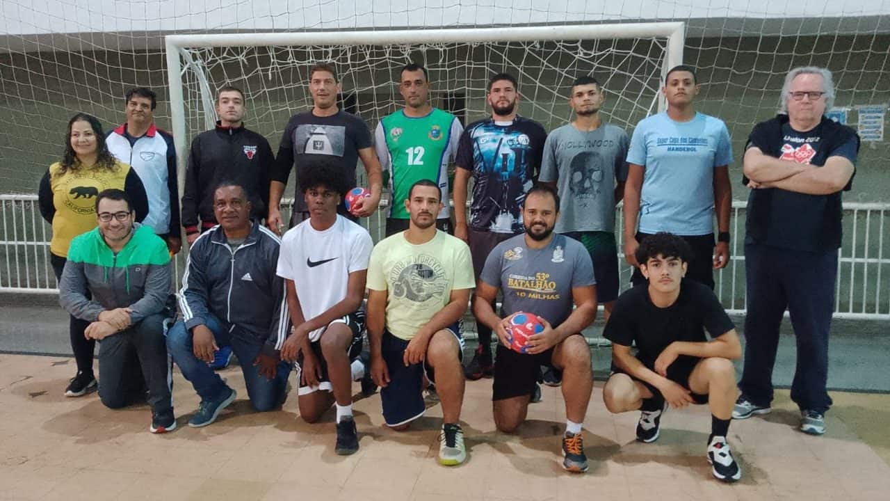 Handebol avareense treina sob orientação do ex-técnico da Seleção Brasileira