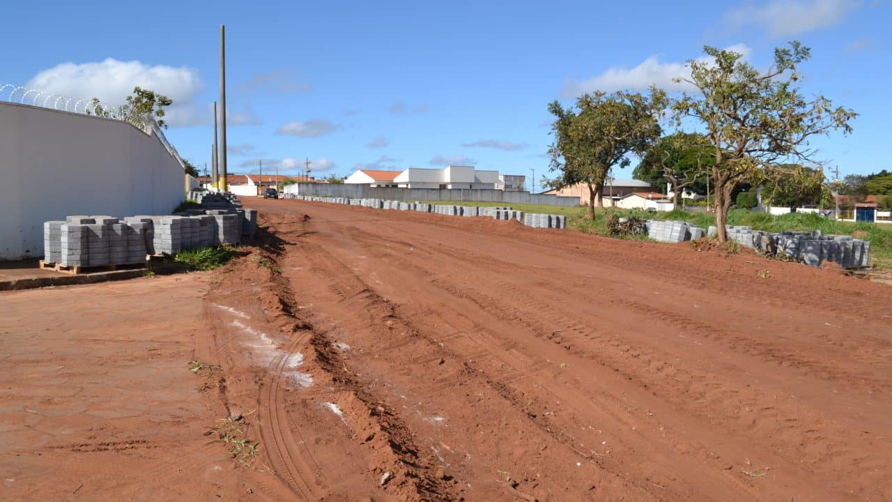 Último trecho de terra da Rua Mato Grosso ganha pavimentação