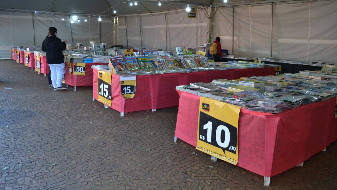 Feira do Livro continua até 19 de junho no Largo São João