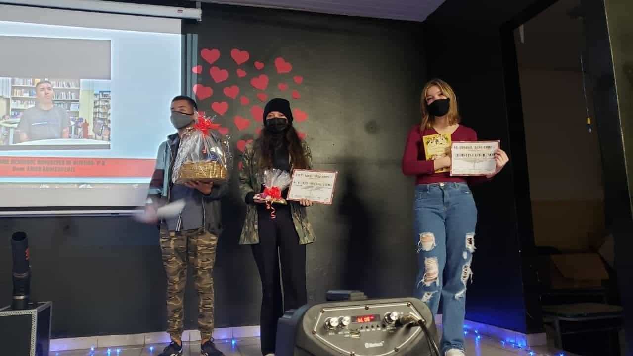 PEI “Coronel João Cruz” premia alunos participantes de Concurso de Poesias