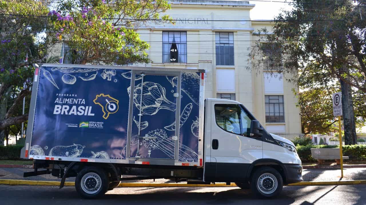 Avaré conquista caminhão-baú para transporte de alimentos