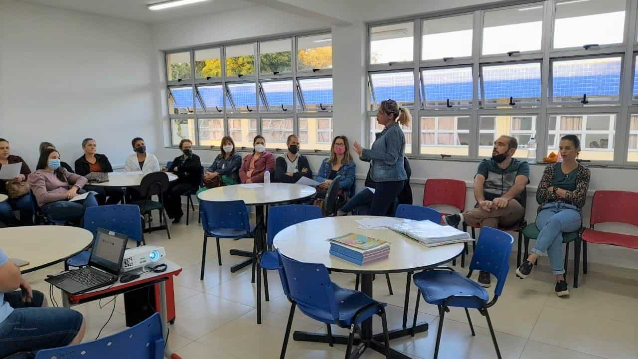 Encontro discute desafios pedagógicos na Rede Municipal de Ensino