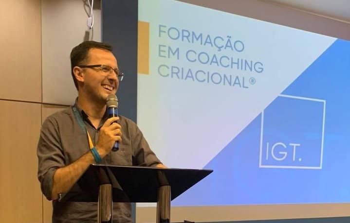 Centro de Estudos de Línguas apresenta palestra com Doutor em Educação