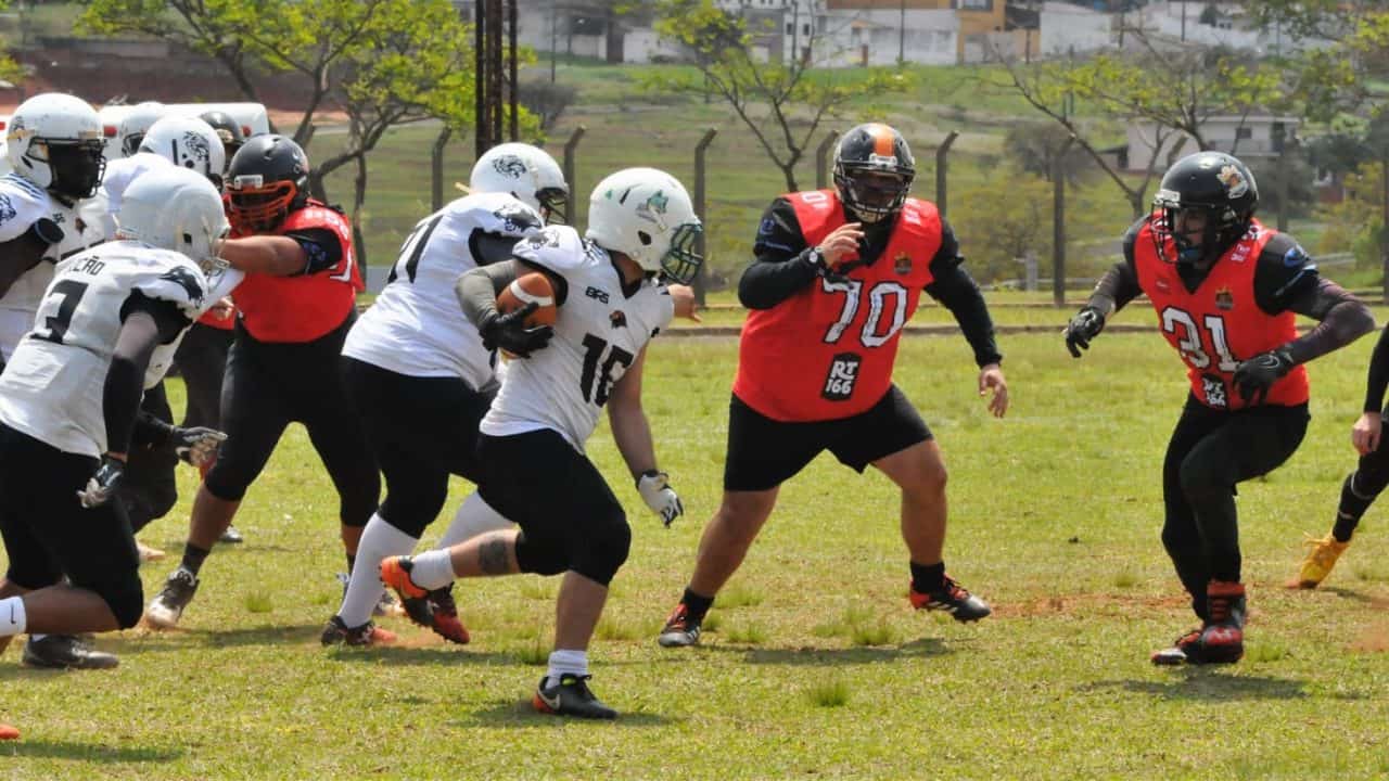 Avaré Lions vence Itapetininga em campeonato de futebol americano