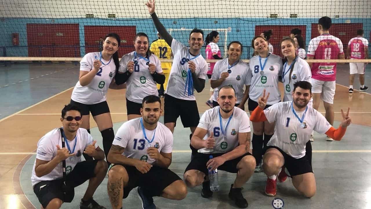 Avaré conquista vice-campeonato em torneio misto de vôlei