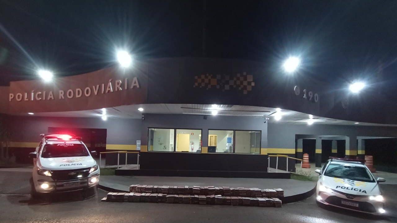 Policiais rodoviários apreendem 448,98 kg de cocaína em Itatinga