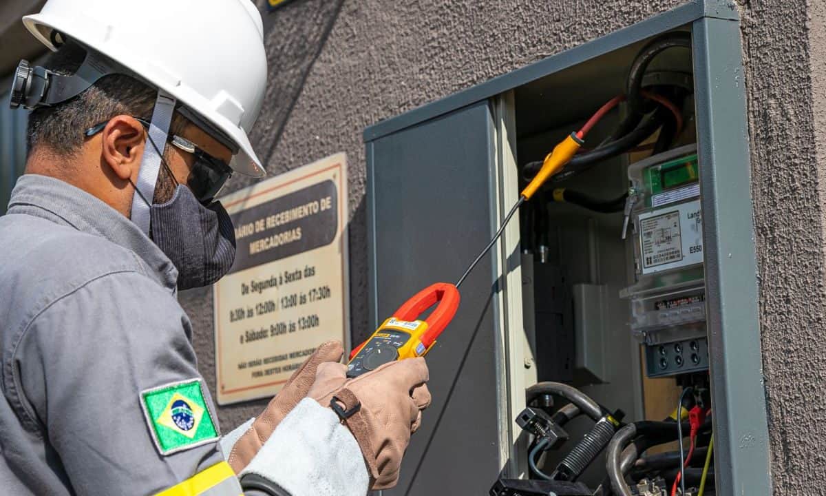 Avaré teve 43 ligações clandestinas de energia desfeitas em 2022