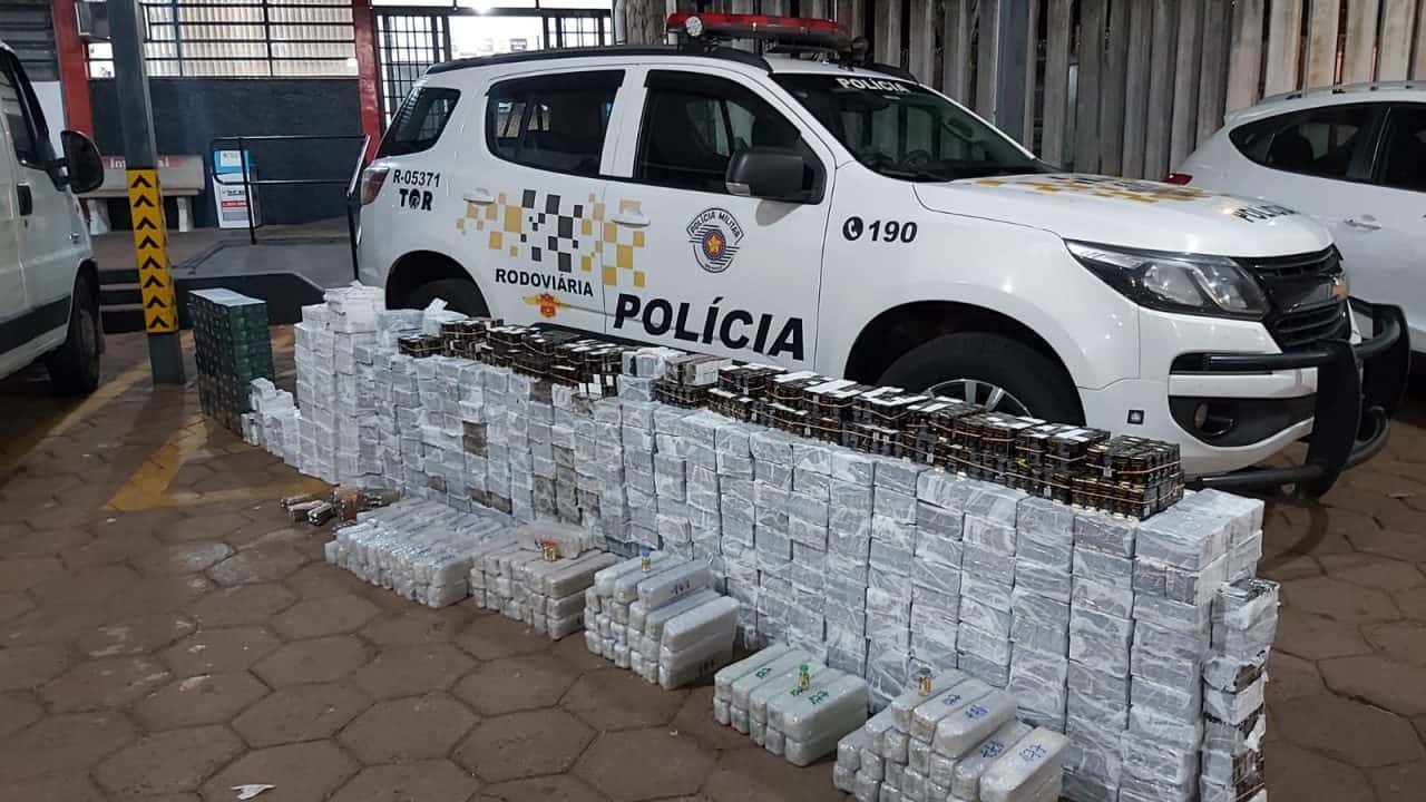 Homem é preso em flagrante transportando grande quantidade de anabolizantes