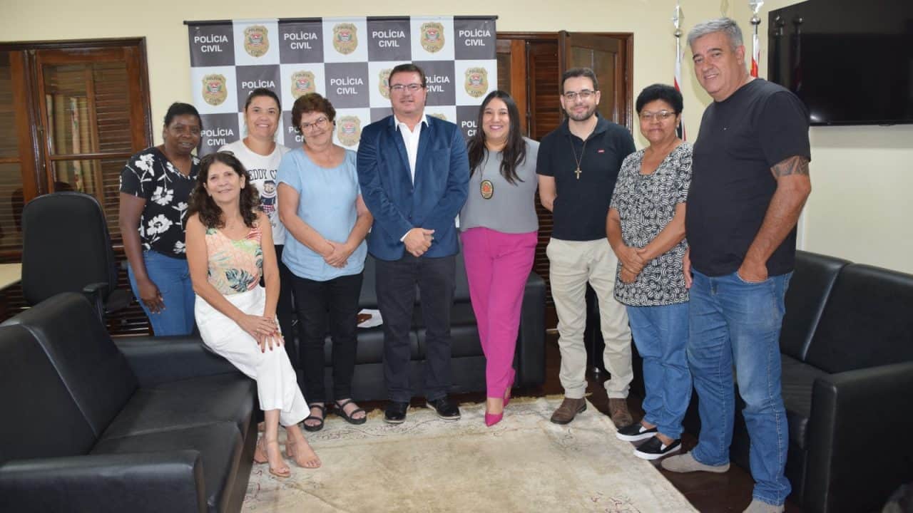 Integração entre Polícia Civil e Rede de Apoio é tema de reunião na Delegacia Seccional