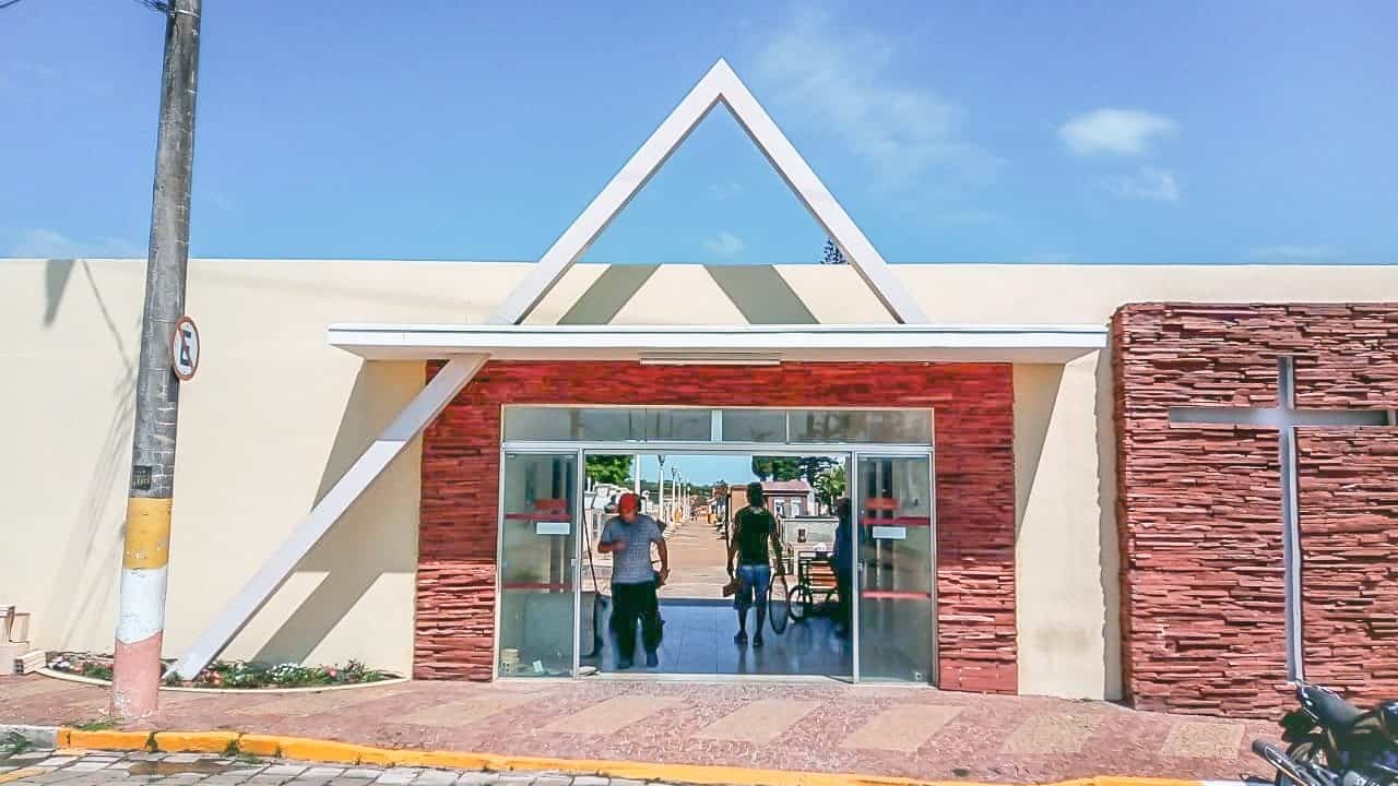 Cemitério de Avaré fecha para dedetização na manhã de terça-feira, 22