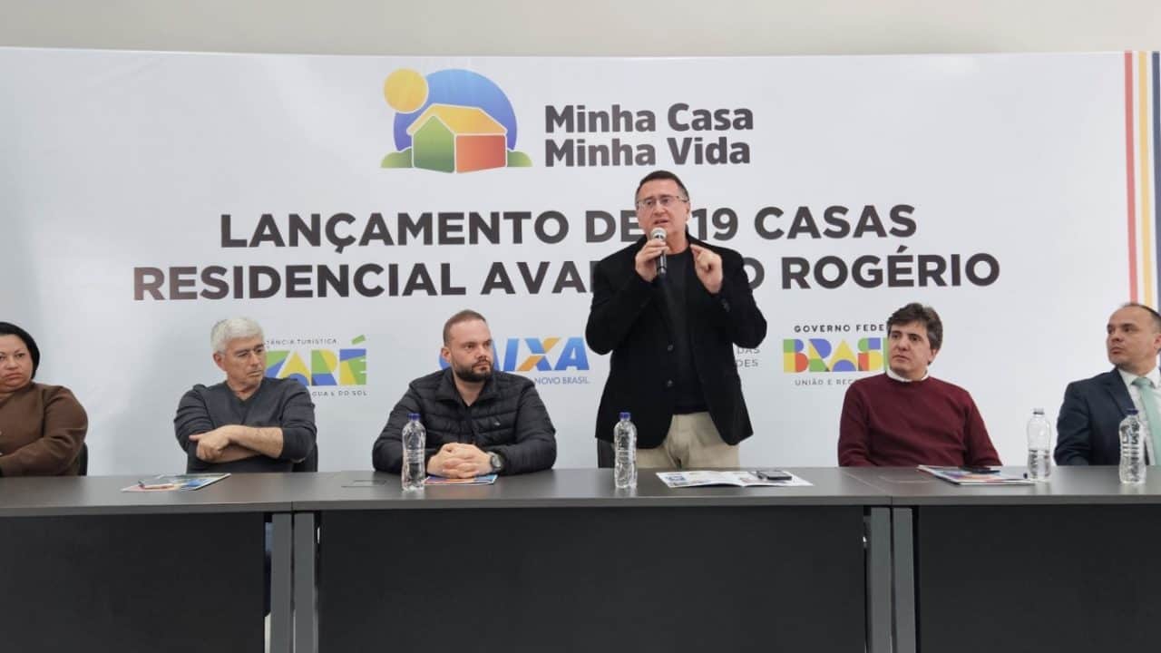 Prefeito Roberto Araujo comemora lançamento de novo residencial em Avaré