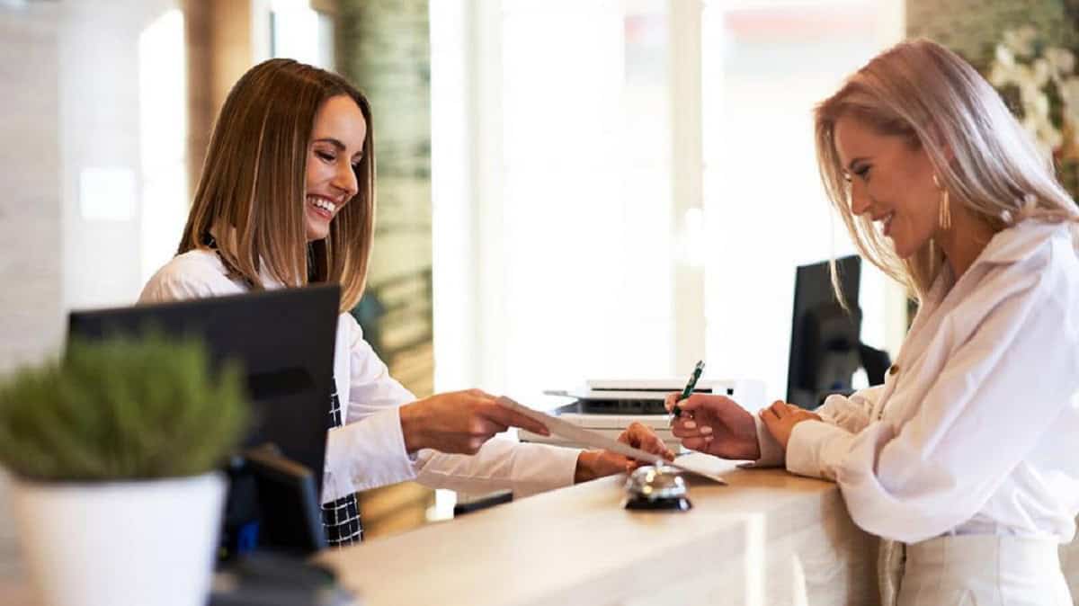 Curso gratuito de Recepção e Atendimento está com inscrições abertas
