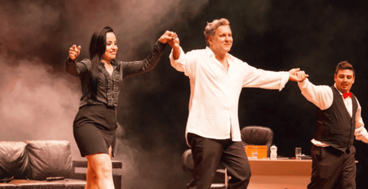 Comédia “Quase Cinquenta Tons de Cinza” é encenada no dia 2 no Centro Cultural