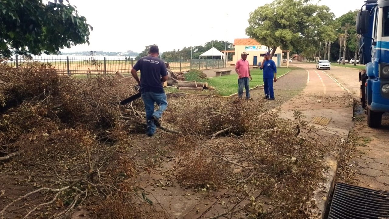 Mutirão de limpeza segue até quinta-feira, 12, no Costa Azul