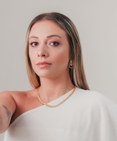Júlia Bravin Torão, de 29 anos, segue internada em estado grave