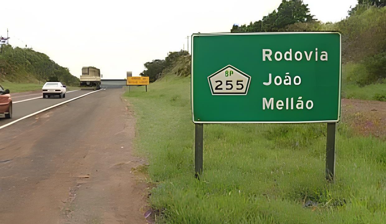 Concessionária realiza obras na SP-255 no trecho entre Avaré e Itaí