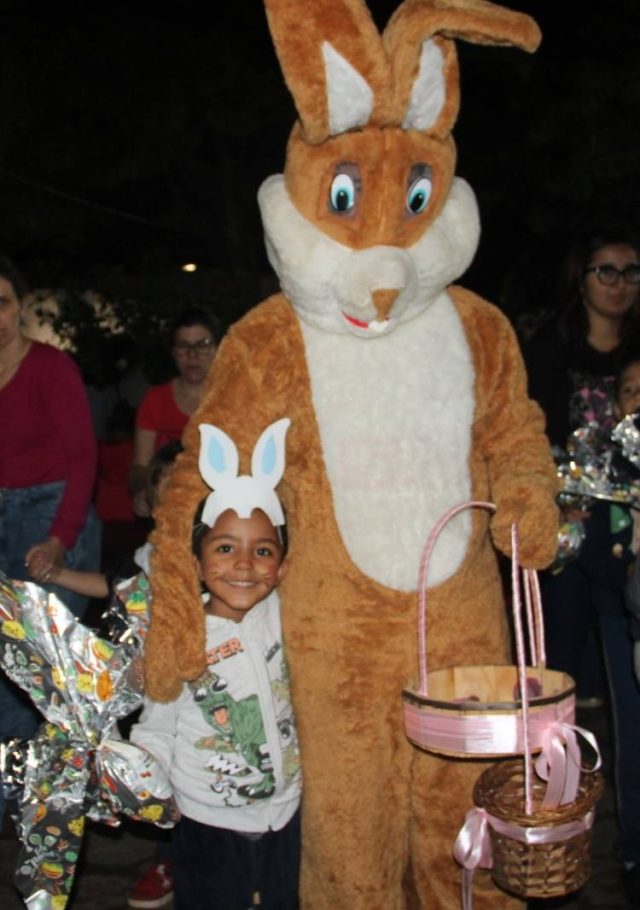 “Doce Páscoa” reúne milhares de crianças e transforma noite em festa em Cerqueira César