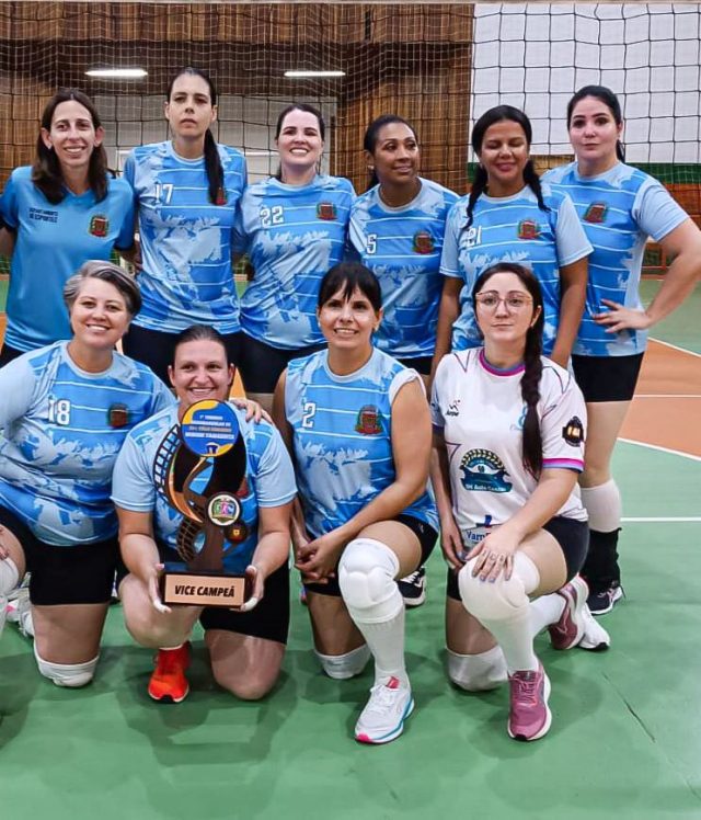 Vôlei feminino de Óleo conquista vice-campeonato em torneio 30+