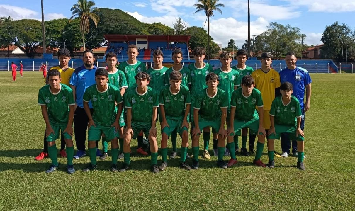 Equipes cerqueirenses são destaque em campeonato regional de Piraju
