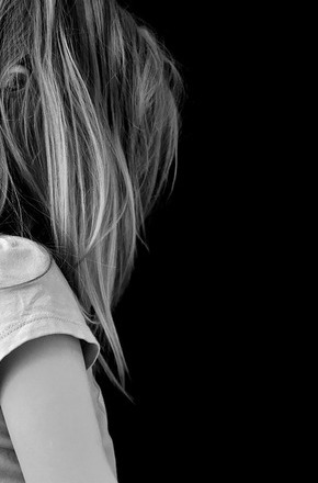 Mãe é presa em flagrante após deixar filha de 6 anos sozinha em São Manuel
