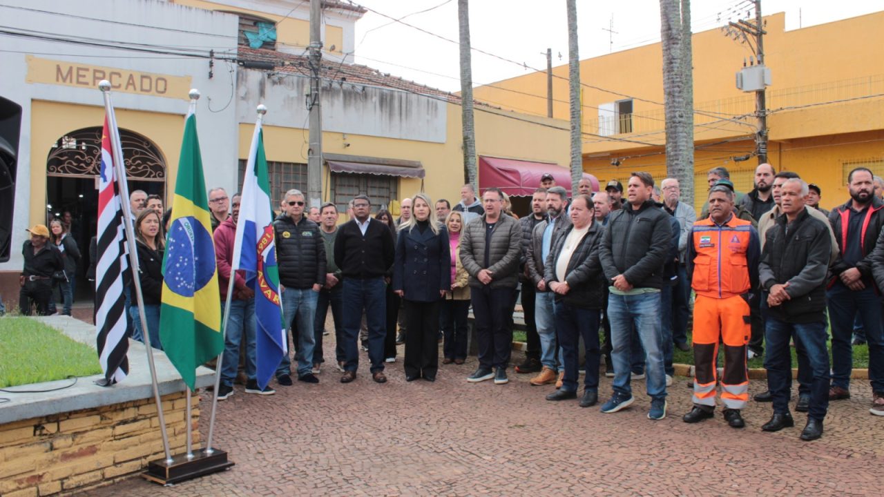 Ao lado do Major Mecca, prefeito Roberto Araujo inaugura obra histórica contra enchentes no centro de Avaré