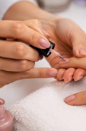 Curso gratuito de manicure e pedicure: saiba como participar