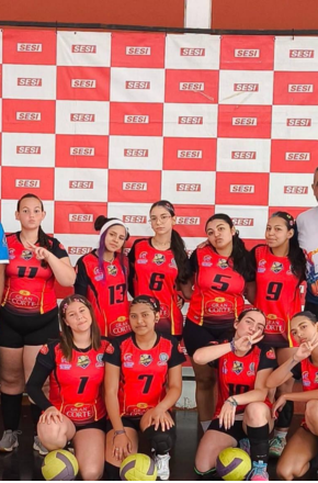 Alunas de projeto esportivo de Cerqueira César participam de festival em Botucatu
